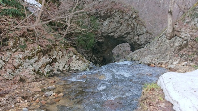 3akayu24穴へ.jpg